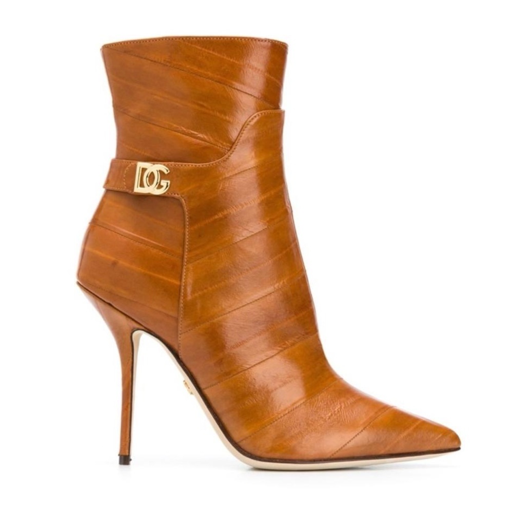 Dolce & Gabbana ankle boots with logo 37